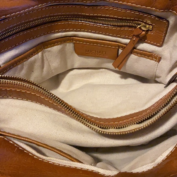 Michael Kors Astor Vintage purse - Picture 3 of 5